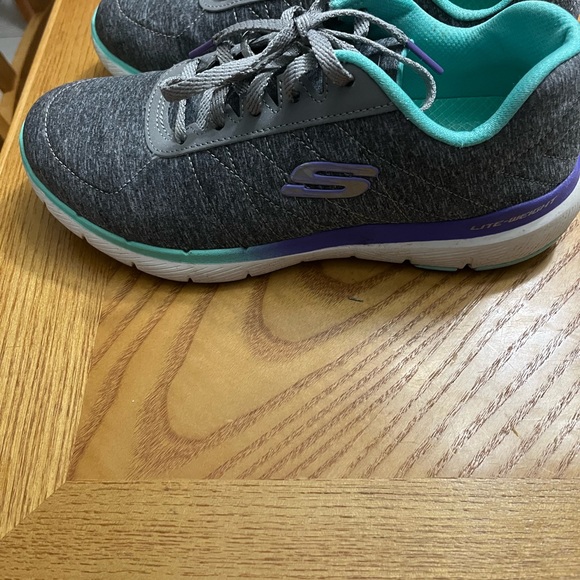 EUC Skechers air cooled memory foam sneakers - Picture 2 of 5